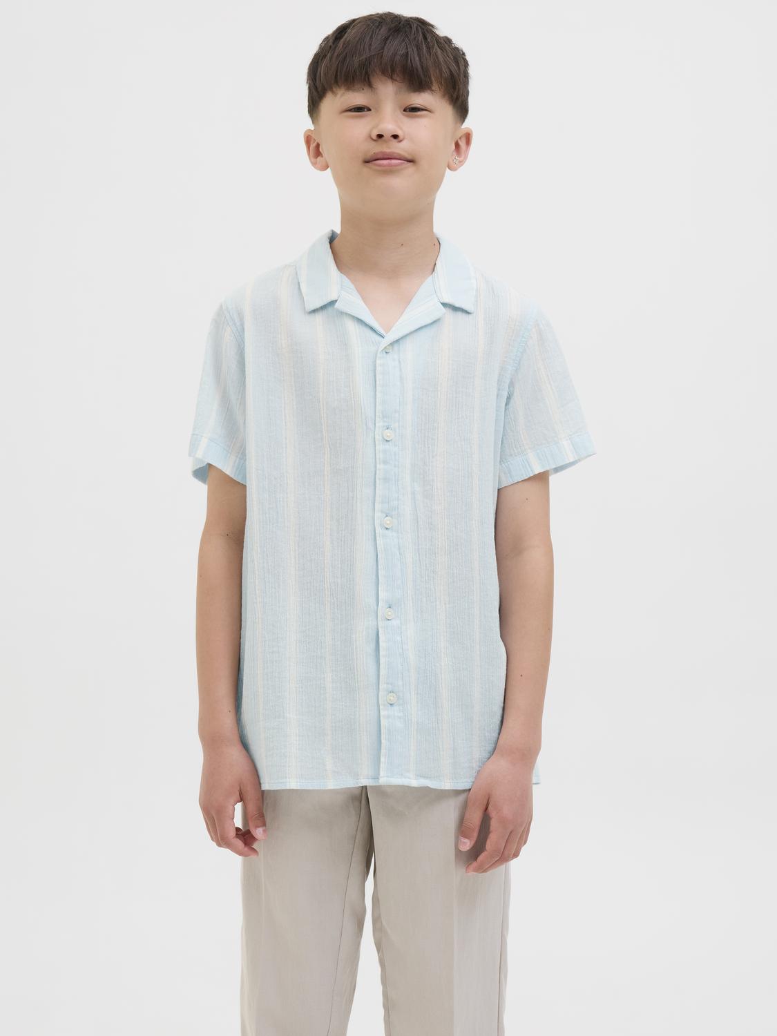 model_shot-front